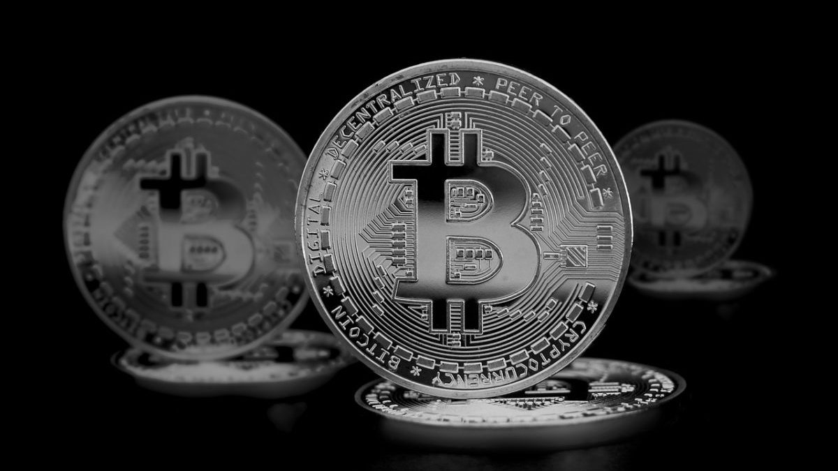 Bitcoin se recupera de niveles bajos amenazantes