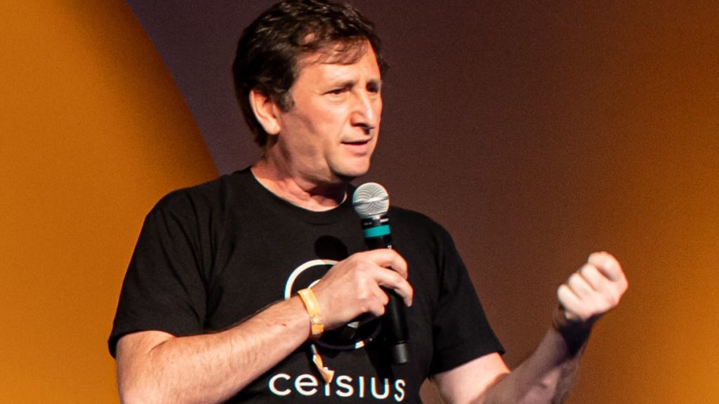El ex CEO de Celsius, Alex Mashinsky, Retiró 10 Millones de Dólares en Mayo por Impuestos y Planificación Patrimonial
