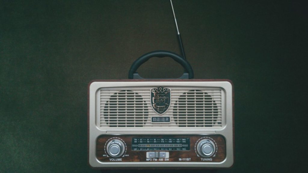 RadioShack plans to re-brand through DeFi