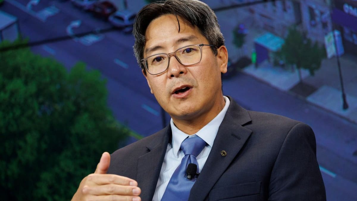 Michael Hsu Says That Regulators Spend Too Much Time on Crypto